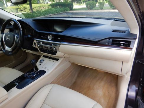 Used 2013 Lexus ES 350 w/ Premium Pkg FWD image 21