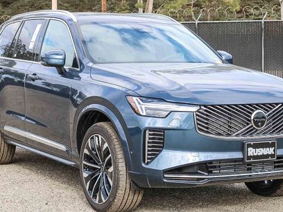 New 2026 Volvo XC90 T8 Plus