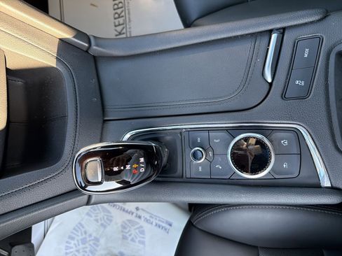 Certified 2022 Cadillac XT5 Premium Luxury FWD image 18
