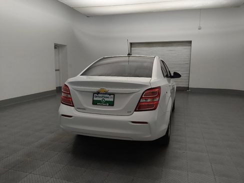 Used 2018 Chevrolet Sonic LT w/ Convenience Package image 7