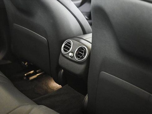 Used 2019 Mercedes-Benz C 300 C 300 image 19