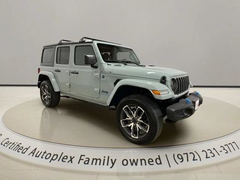 Used 2024 Jeep Wrangler Unlimited AWD/4WD image 7