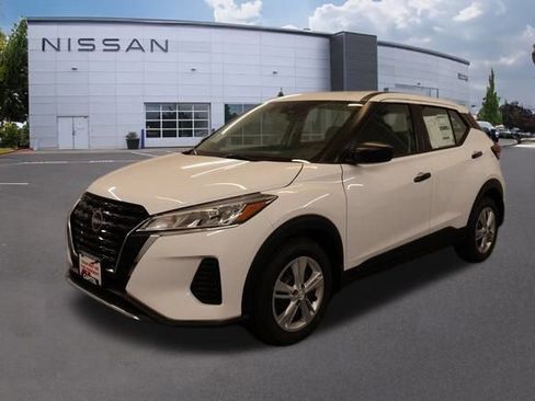 New 2025 Nissan Kicks Play S image 4