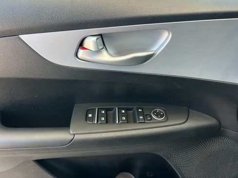 Used 2024 Kia Forte LXS FWD image 13