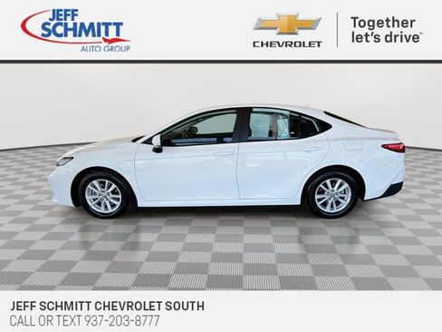 Used 2025 Toyota Camry LE image 6