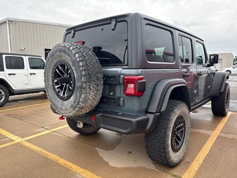 Used 2024 Jeep Wrangler Unlimited Rubicon w/ XTREMEE 35" Tire Package AWD/4WD image 10