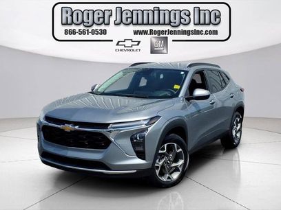 Used 2025 Chevrolet Trax LT w/ Driver Confidence Package