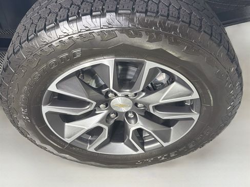 Used 2024 Chevrolet Silverado 1500 LT AWD/4WD image 11