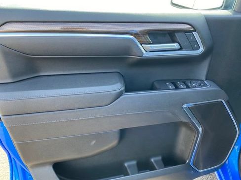 Certified 2025 Chevrolet Silverado 1500 LT AWD/4WD image 16