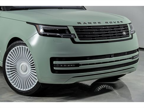 Used 2023 Land Rover Range Rover SE AWD/4WD image 2