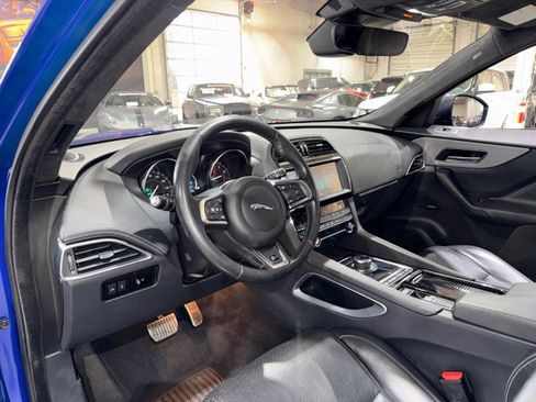 Used 2019 Jaguar F-PACE S image 9