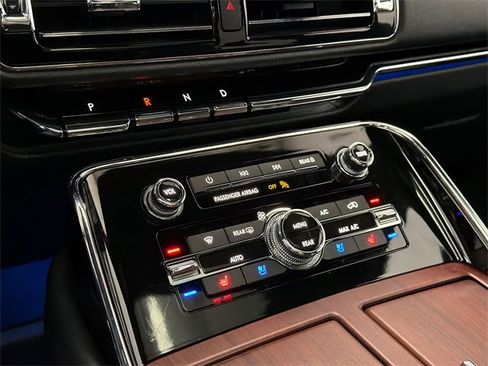 Used 2023 Lincoln Navigator L Reserve image 32