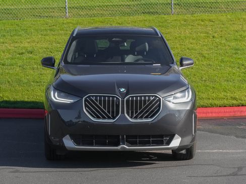 Used 2025 BMW X3 xDrive30i AWD/4WD image 3