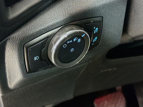 Used 2018 Ford EcoSport SE w/ SE Convenience Package image 9