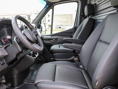 New 2025 Mercedes-Benz Sprinter 2500 image 14