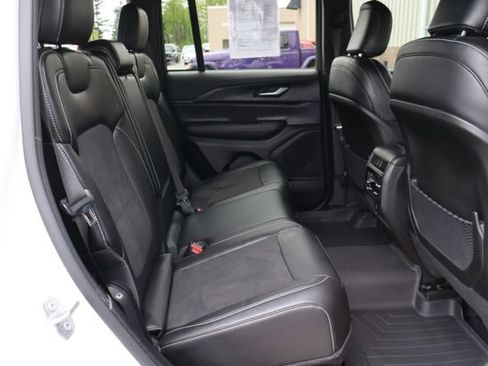 Used 2023 Jeep Grand Cherokee Altitude AWD/4WD image 42