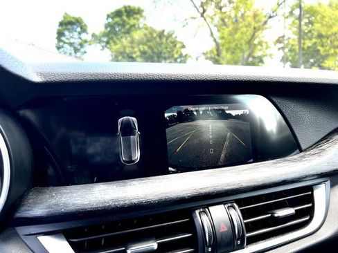 Used 2022 Alfa Romeo Stelvio Sprint image 45