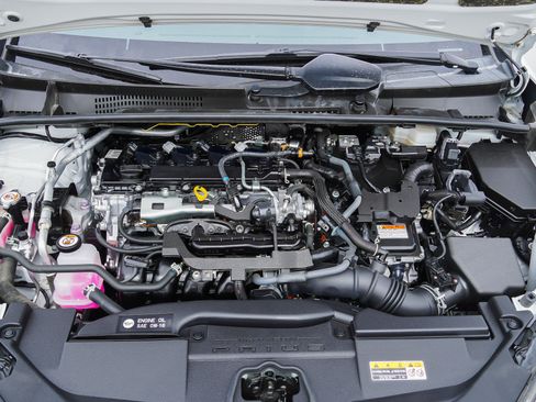 Certified 2024 Toyota Prius LE AWD/4WD image 15