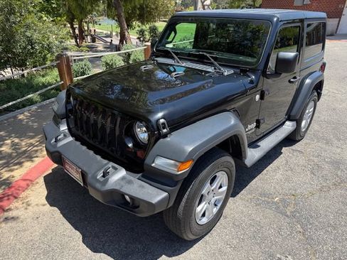 Used 2018 Jeep Wrangler Sport AWD/4WD image 22