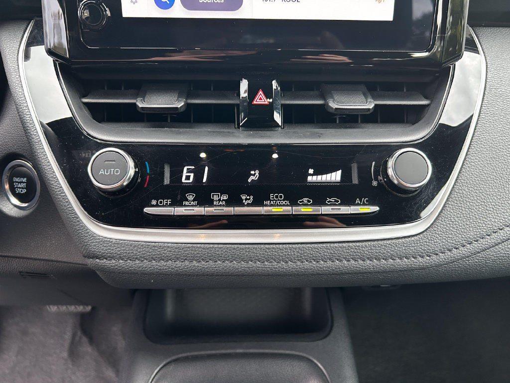 Used 2025 Toyota Corolla SE FWD image 16