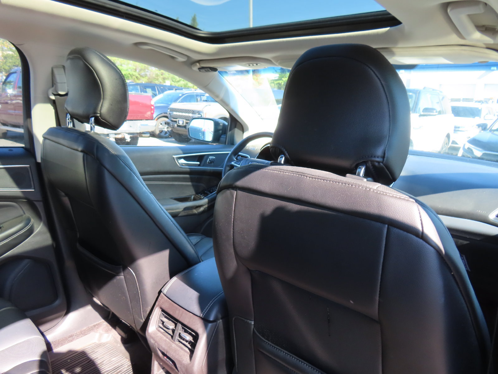 Used 2017 Ford Edge Titanium w/ Equipment Group 302A AWD/4WD image 35