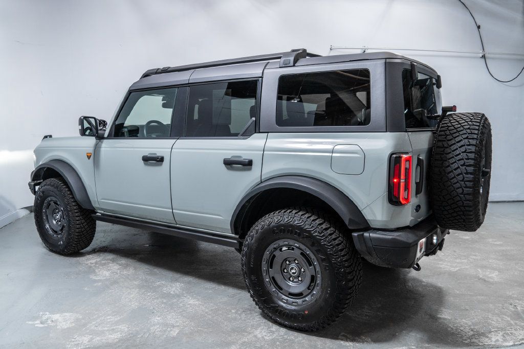 Used 2024 Ford Bronco Badlands AWD/4WD image 2