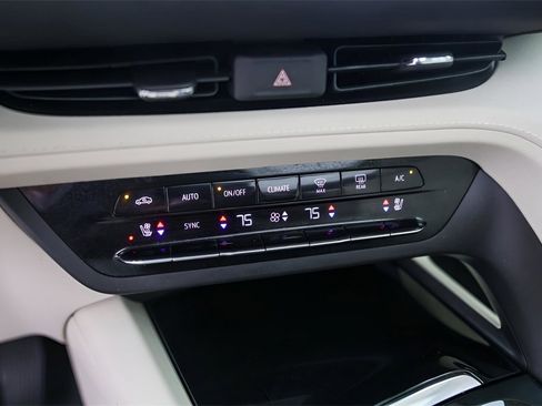 Used 2021 Buick Envision Avenir image 18