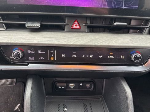 Used 2025 Kia Sportage X-Line image 26