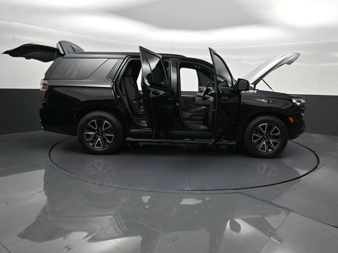 Used 2022 Chevrolet Tahoe Z71 w/ Z71 Off-Road Package AWD/4WD image 34