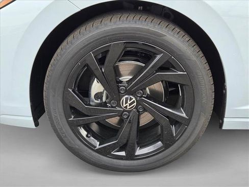 New 2026 Volkswagen Jetta SE image 10