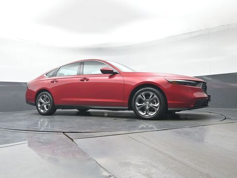 Certified 2023 Honda Accord EX image 34