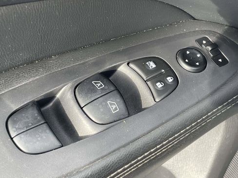 Used 2014 Nissan Pathfinder Platinum AWD/4WD image 17