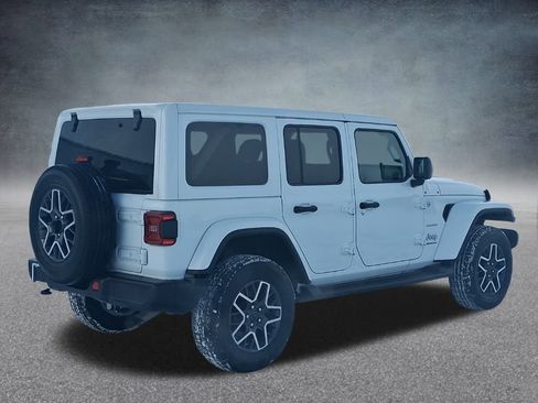 Used 2024 Jeep Wrangler Sahara image 7