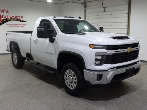 Used 2024 Chevrolet Silverado 3500 LT w/ Convenience Package image 5