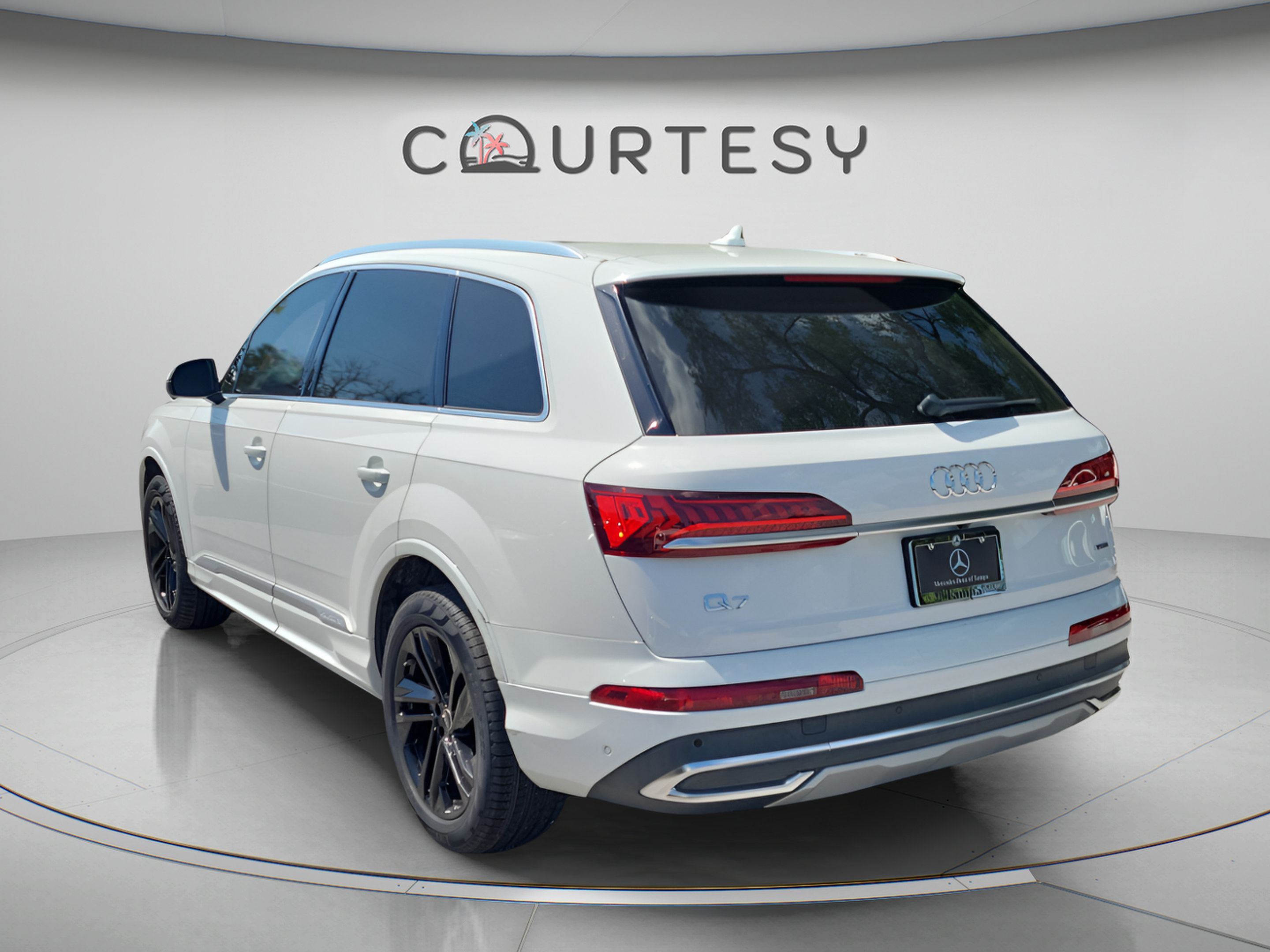 Used 2022 Audi Q7 3.0T Premium Plus AWD/4WD image 2