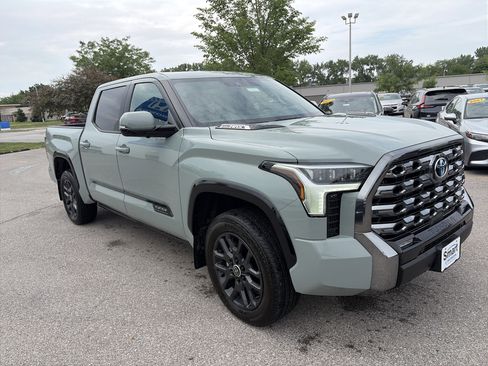 Used 2024 Toyota Tundra Platinum AWD/4WD image 4