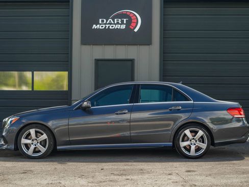 Used 2015 Mercedes-Benz E 250 BlueTEC 4MATIC Sedan image 4