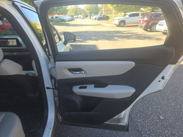 Used 2023 Nissan Ariya FWD image 16