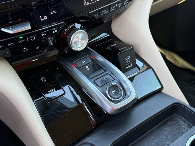Used 2025 Acura MDX w/ Technology Package FWD image 18
