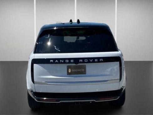 Used 2024 Land Rover Range Rover Long Wheelbase Autobiography image 8