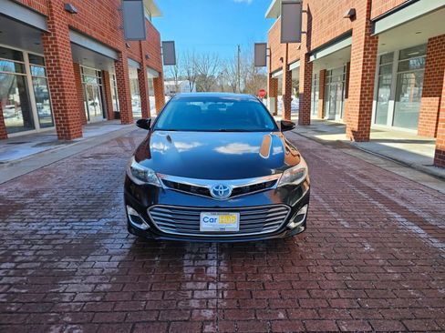 Used 2015 Toyota Avalon XLE Premium image 2