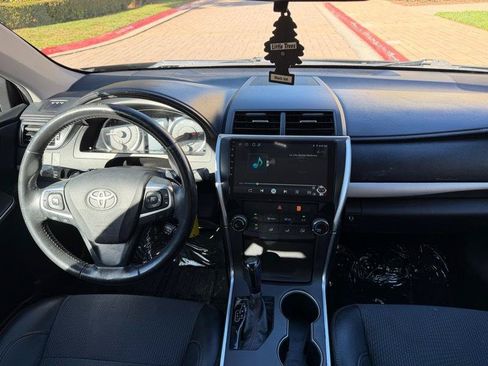 Used 2017 Toyota Camry SE FWD image 34