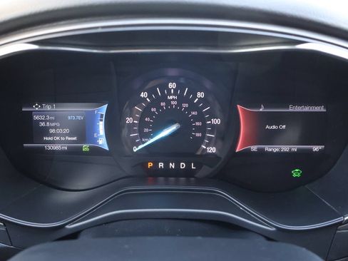 Used 2020 Ford Fusion SE FWD image 35