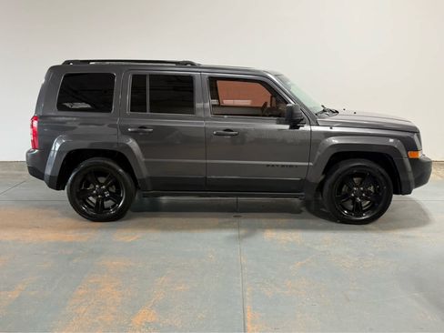 Used 2015 Jeep Patriot Sport w/ Power Value Group FWD image 6