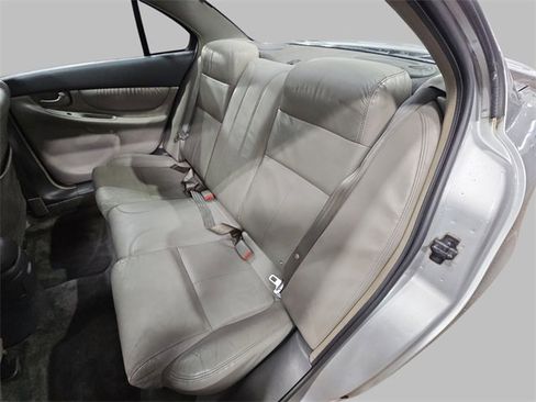 Used 2001 Oldsmobile Alero GL w/ Special Edition Pkg image 12