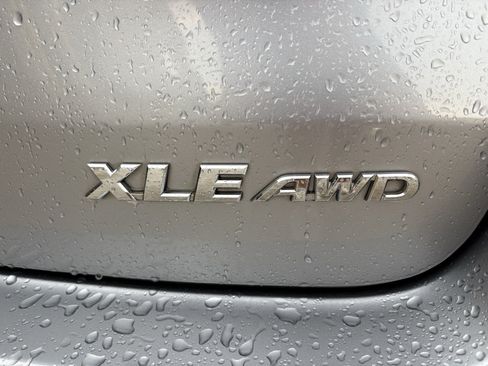 Used 2015 Toyota Highlander XLE AWD/4WD image 31