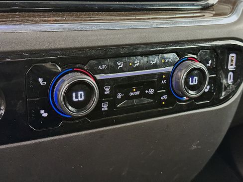 Used 2023 Chevrolet Silverado 1500 LT image 24