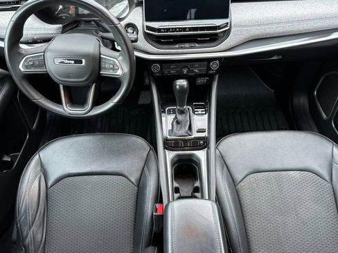 Used 2024 Jeep Compass Latitude image 14