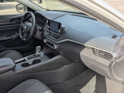 Used 2024 Nissan Altima 2.5 S image 30
