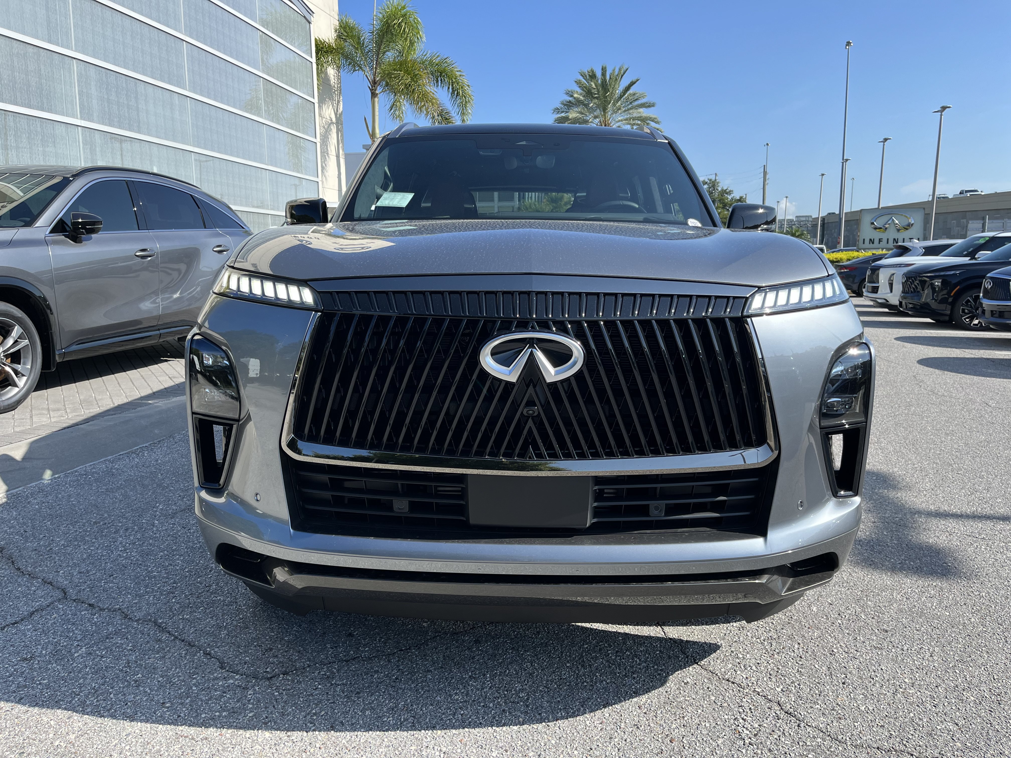 New 2027 INFINITI QX80 Autograph w/ Premium Cargo Package AWD/4WD image 8